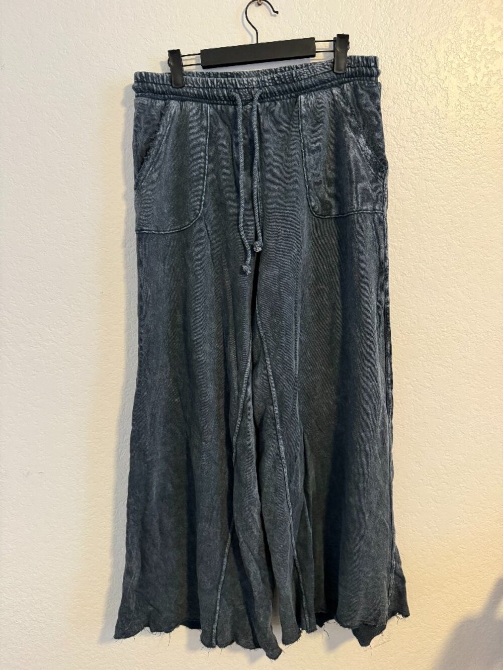 NWOT Three Bird Nest Relaxing Robin Wide Leg Distressed Sweatpants L
